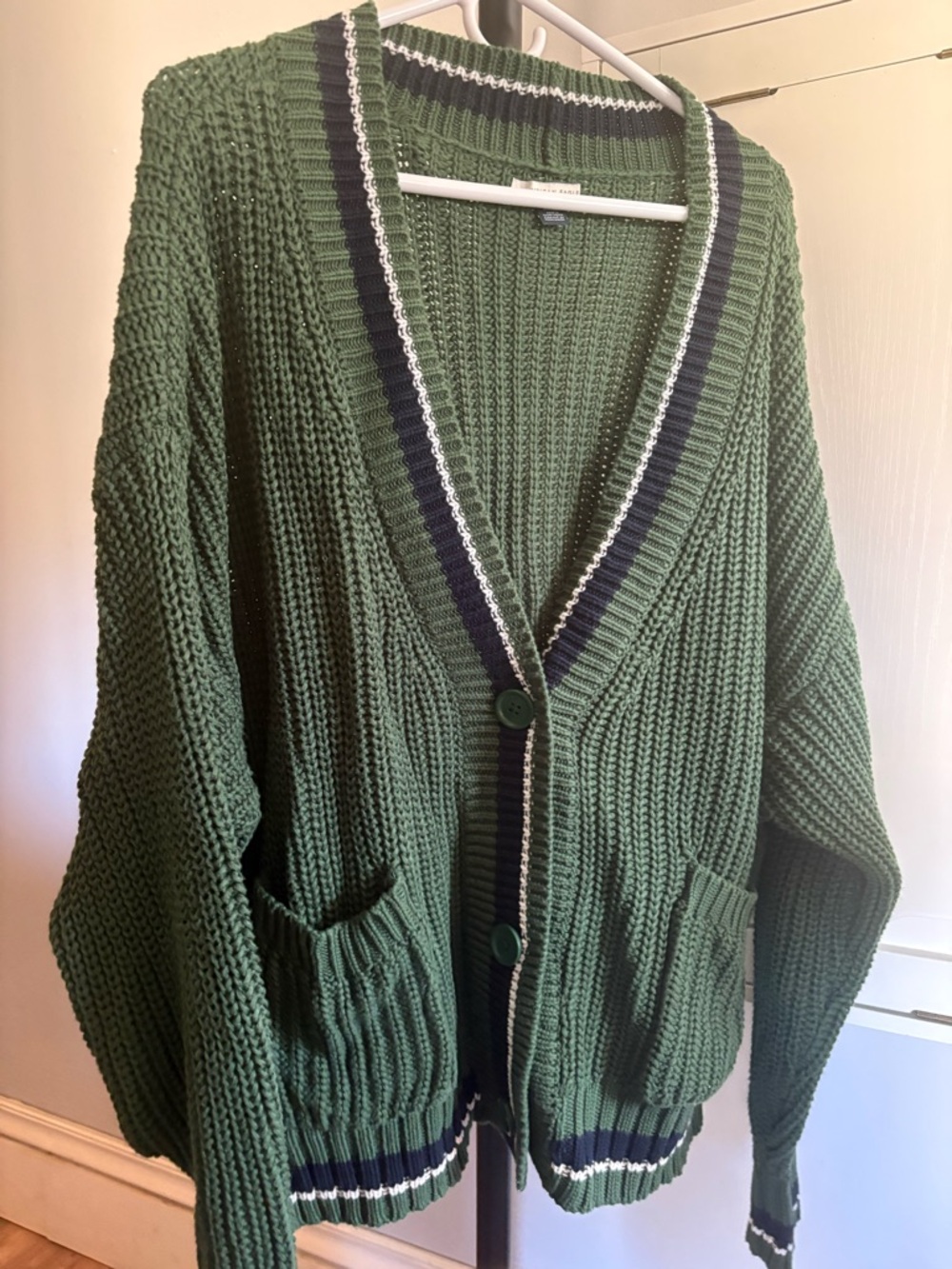 EUC XXL AE Green Knit Button-Front Cardigan “AE Tipped Button Up Cardigan”